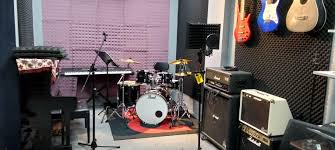 AKM Music rehearsal studio room